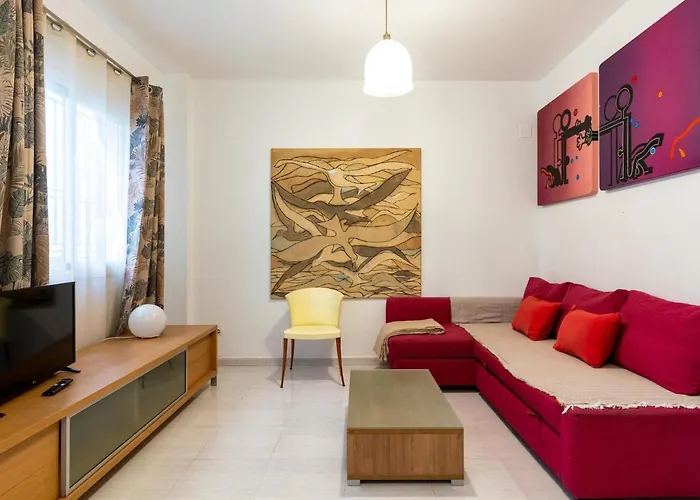 Hotel cerca del colegio: Holi-Rent Antillano Campos